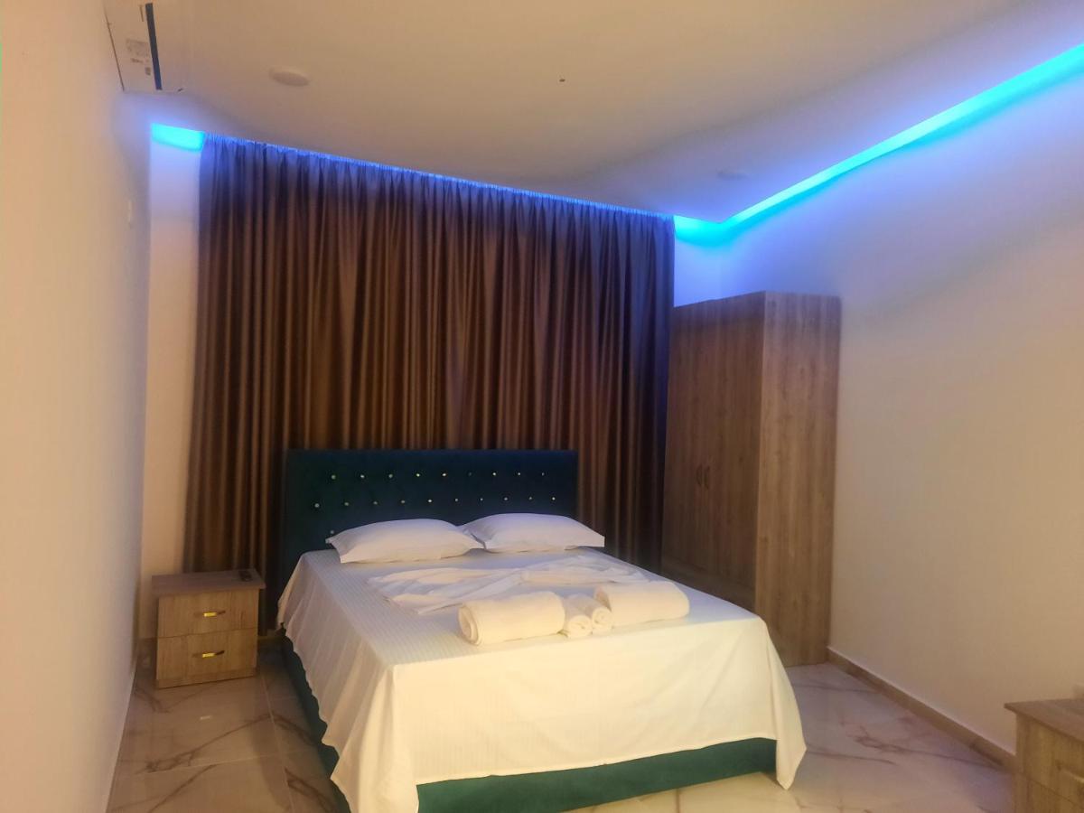 Hotel Megniar Lushnjë Kültér fotó
