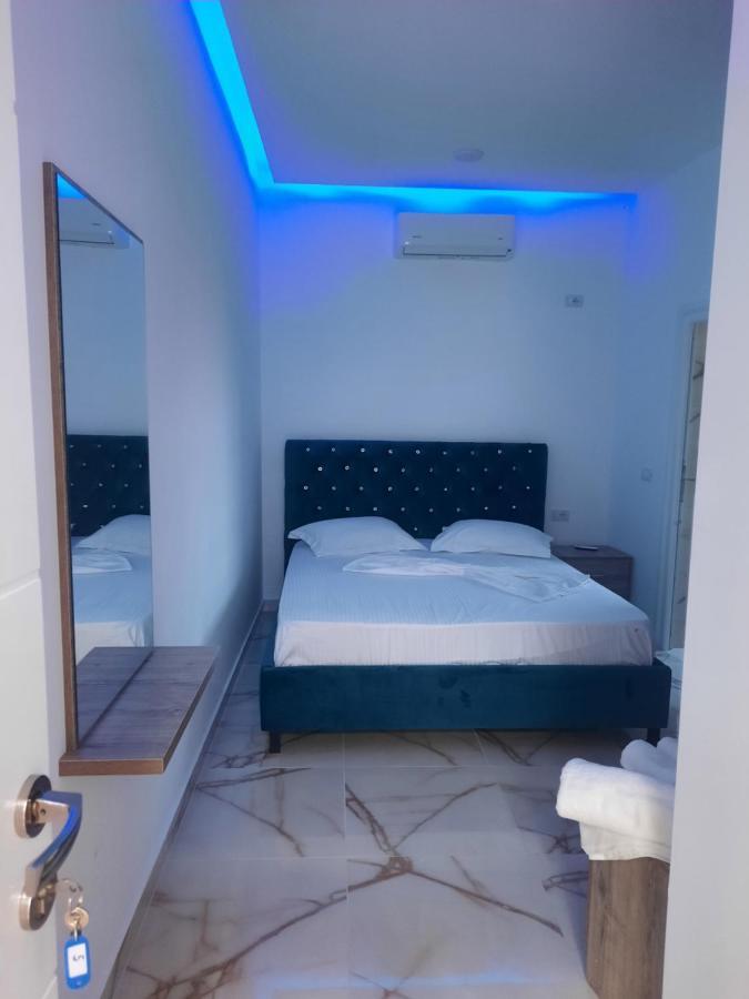 Hotel Megniar Lushnjë Kültér fotó