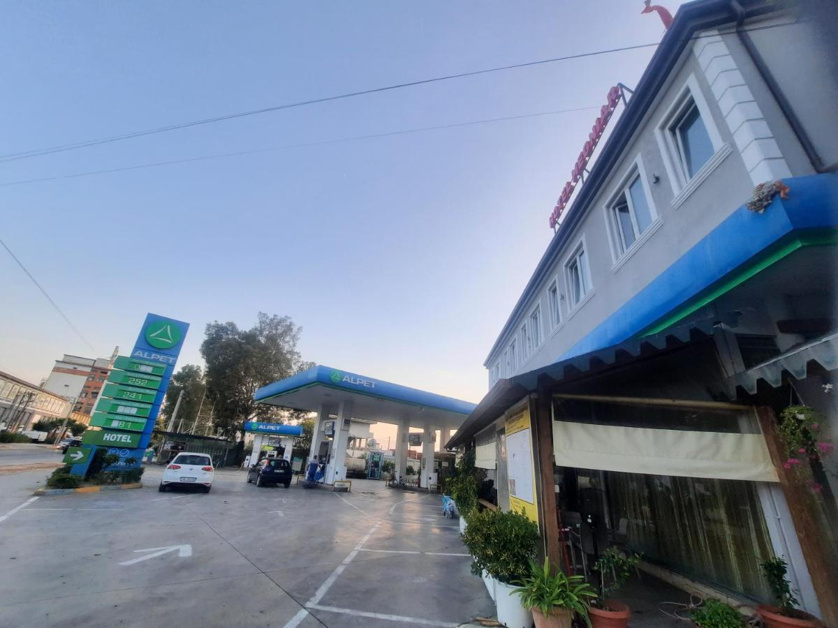 Hotel Megniar Lushnjë Kültér fotó