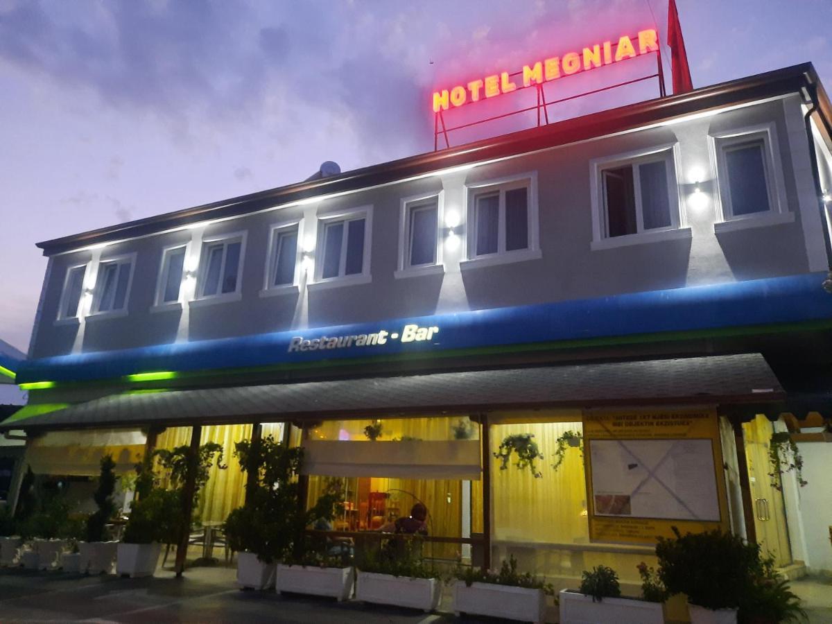 Hotel Megniar Lushnjë Kültér fotó