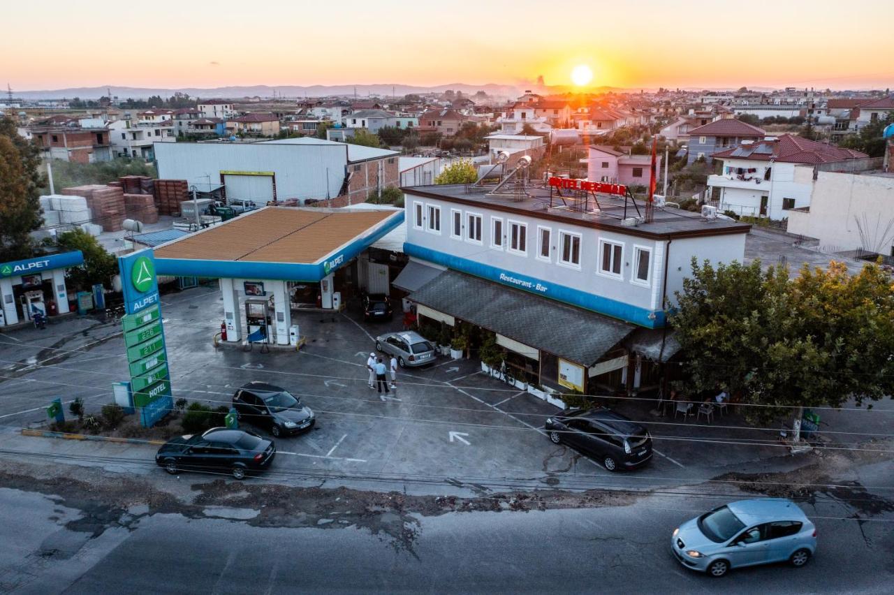 Hotel Megniar Lushnjë Kültér fotó