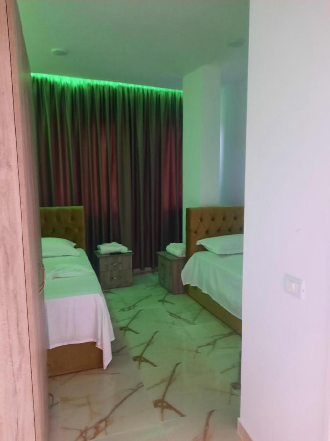 Hotel Megniar Lushnjë Kültér fotó