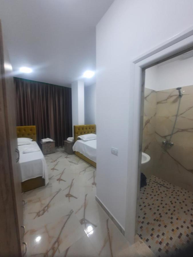 Hotel Megniar Lushnjë Kültér fotó